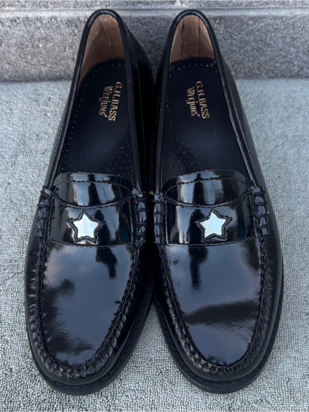 G.H. Bass Whitney Emoji Star Black Patent Leather Loafers Size 7.5 M - Picture 2 of 7